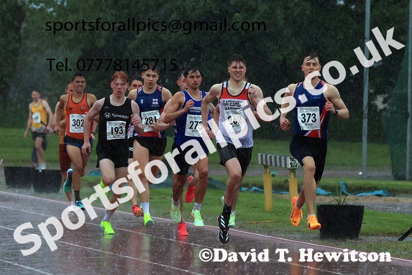 The Jimmy Hedley 800 metres on a very wet Wednesday evening, May 29th, NEGP 2, Monkton Stadium.  Photo: David T. Hewitson/Sports for All Pics